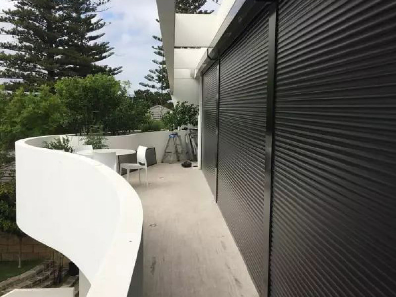 Távirányítós redőny