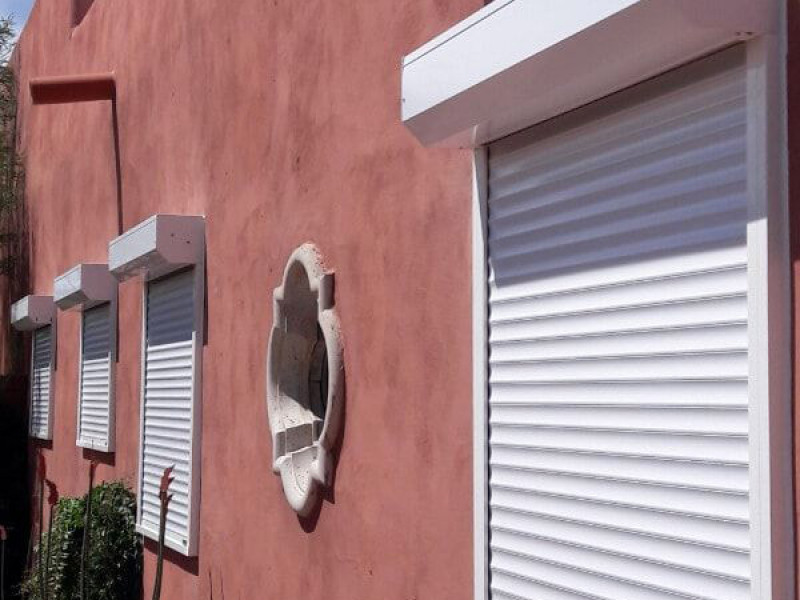 Műanyag redőny ablakra